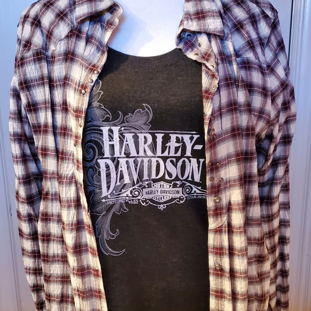 NWOT XL Harley Davidson Top Red/Black/White long sleeve Never Been Worn